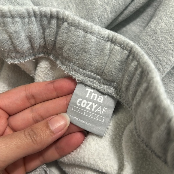 Aritzia Cozy AF Sweatshirt and Sweatpants - Picture 4 of 4